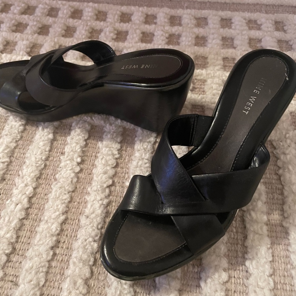 Nine West wedge black pump